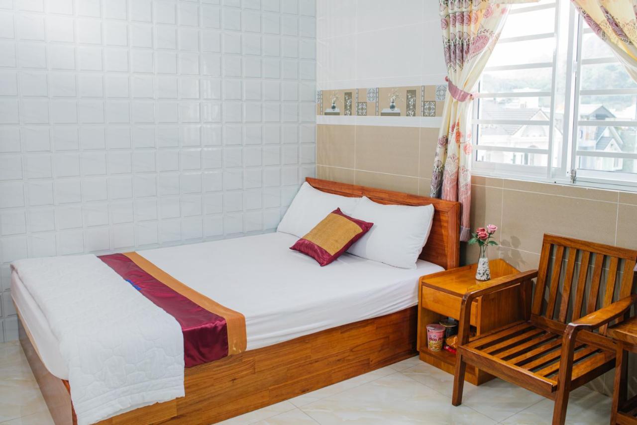 Hiep Hoa Hotel Чау Док Екстериор снимка