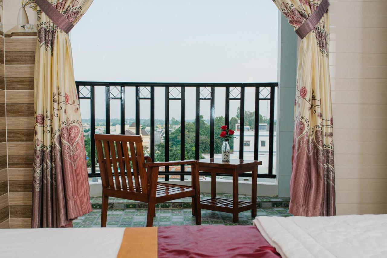 Hiep Hoa Hotel Чау Док Екстериор снимка