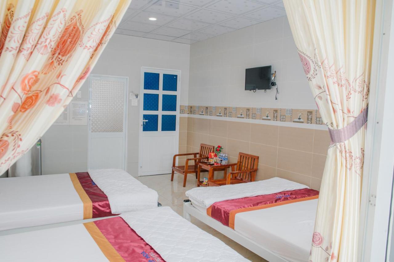 Hiep Hoa Hotel Чау Док Екстериор снимка