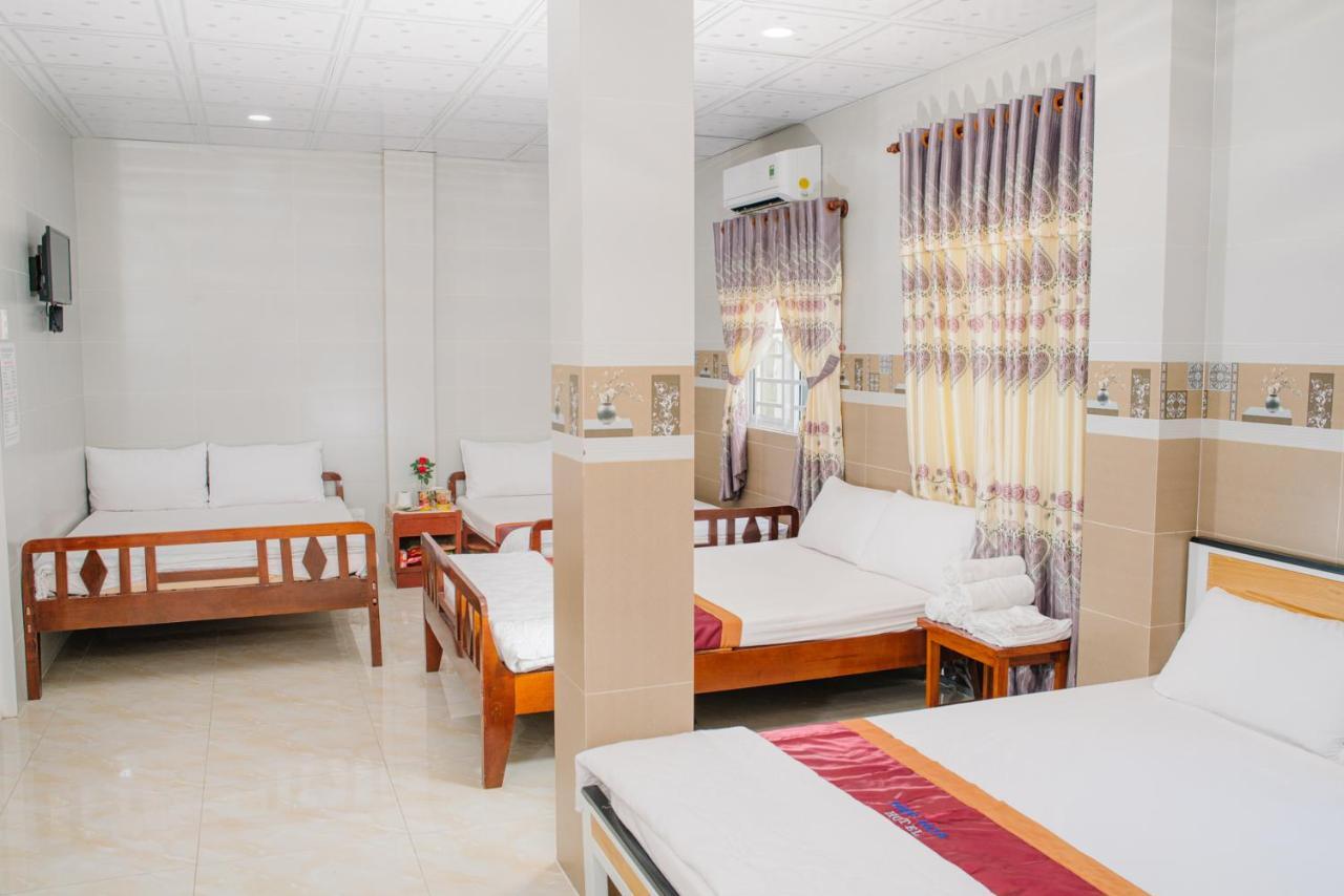 Hiep Hoa Hotel Чау Док Екстериор снимка