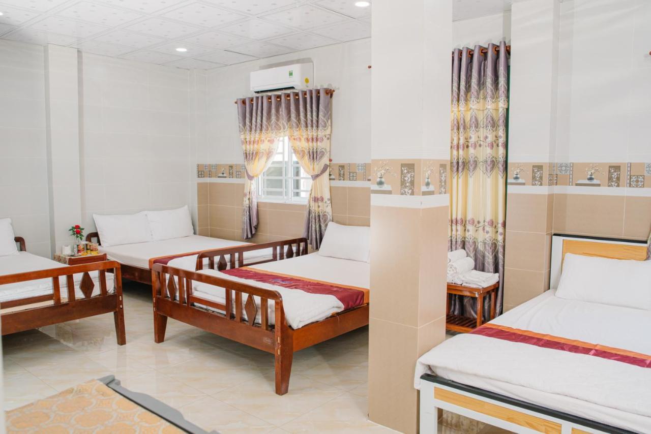 Hiep Hoa Hotel Чау Док Екстериор снимка