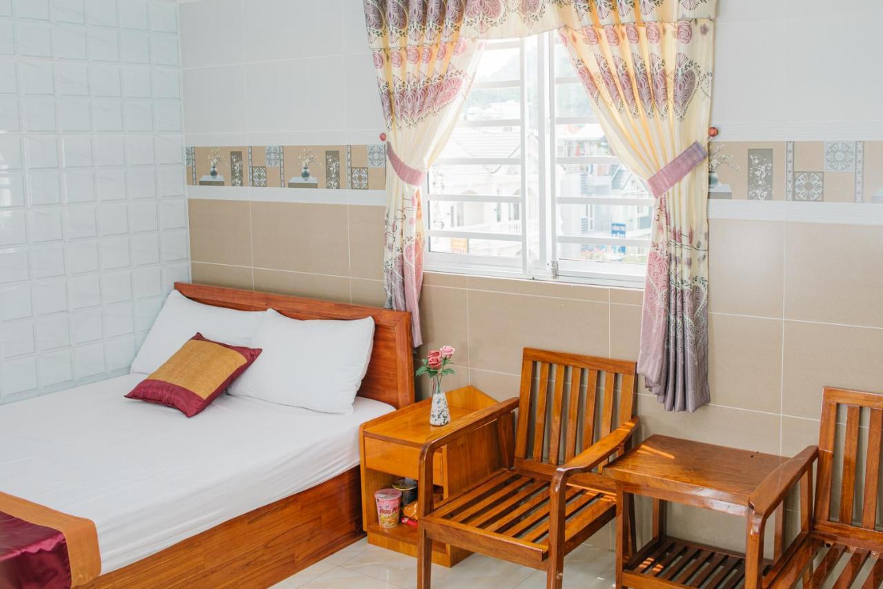 Hiep Hoa Hotel Чау Док Екстериор снимка