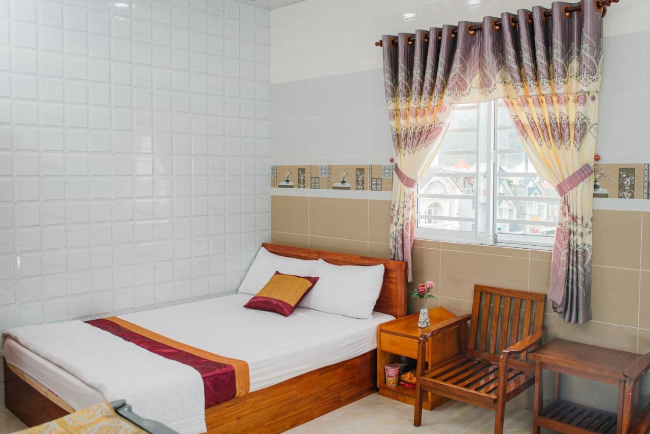 Hiep Hoa Hotel Чау Док Екстериор снимка