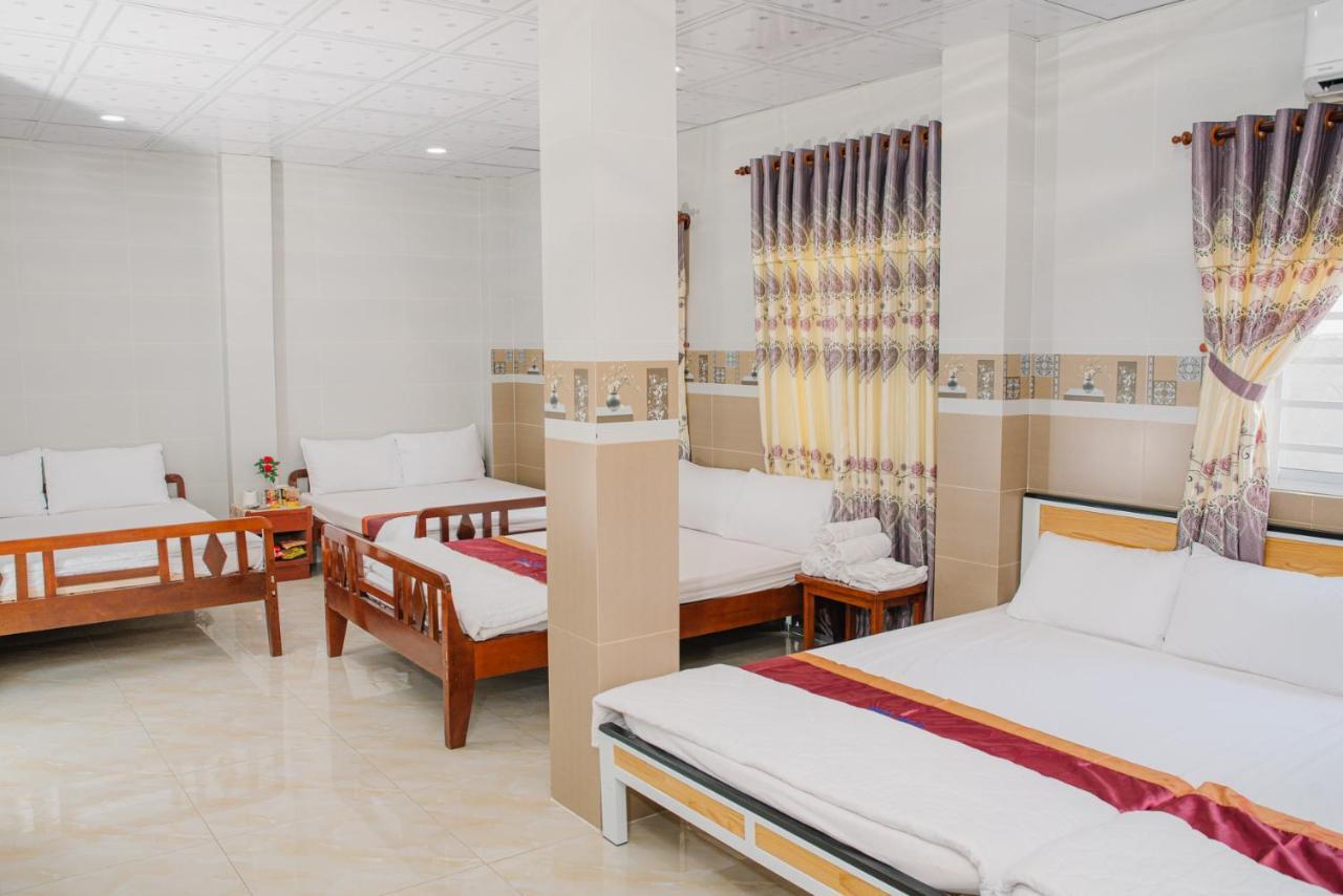 Hiep Hoa Hotel Чау Док Екстериор снимка